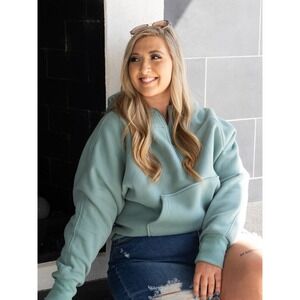 Discount Divas Boutique Design Luxe Fleece Cropped Sweatshirt Size 1XL Blue